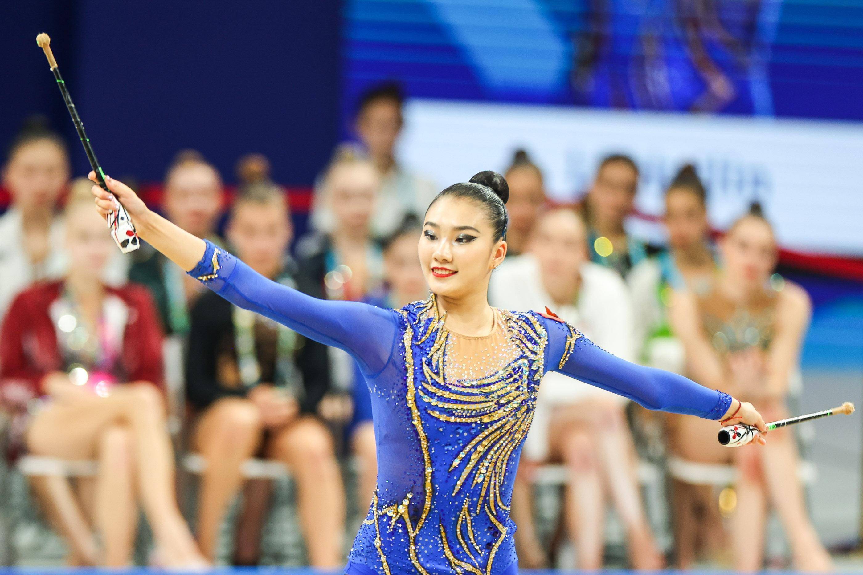 "体操比赛中的技术与艺术：选手的完美表现"