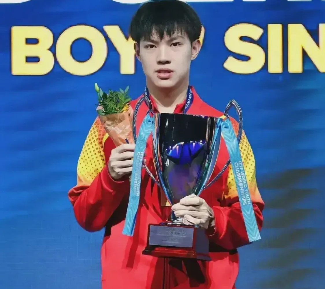 包含"中甲新秀闪耀：本赛季最值得关注的年轻球员"的词条