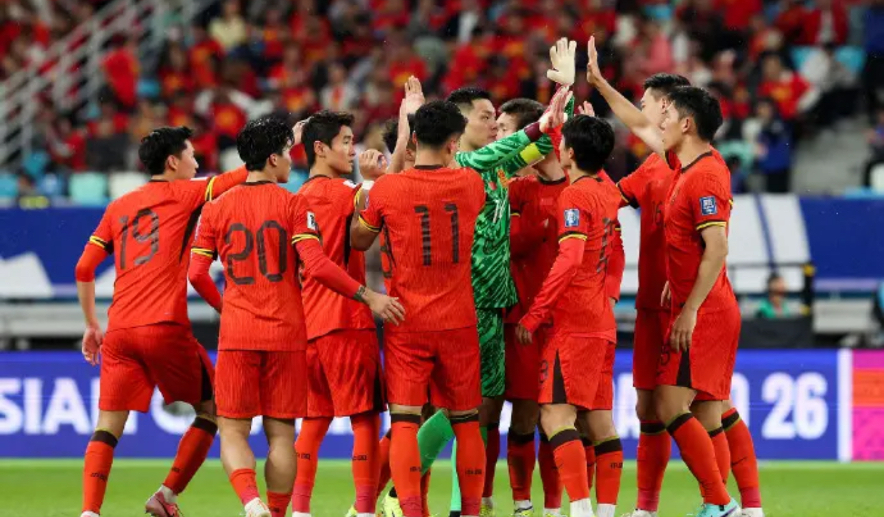 "国足面临的挑战：国际赛场与国内联赛的平衡"的简单介绍